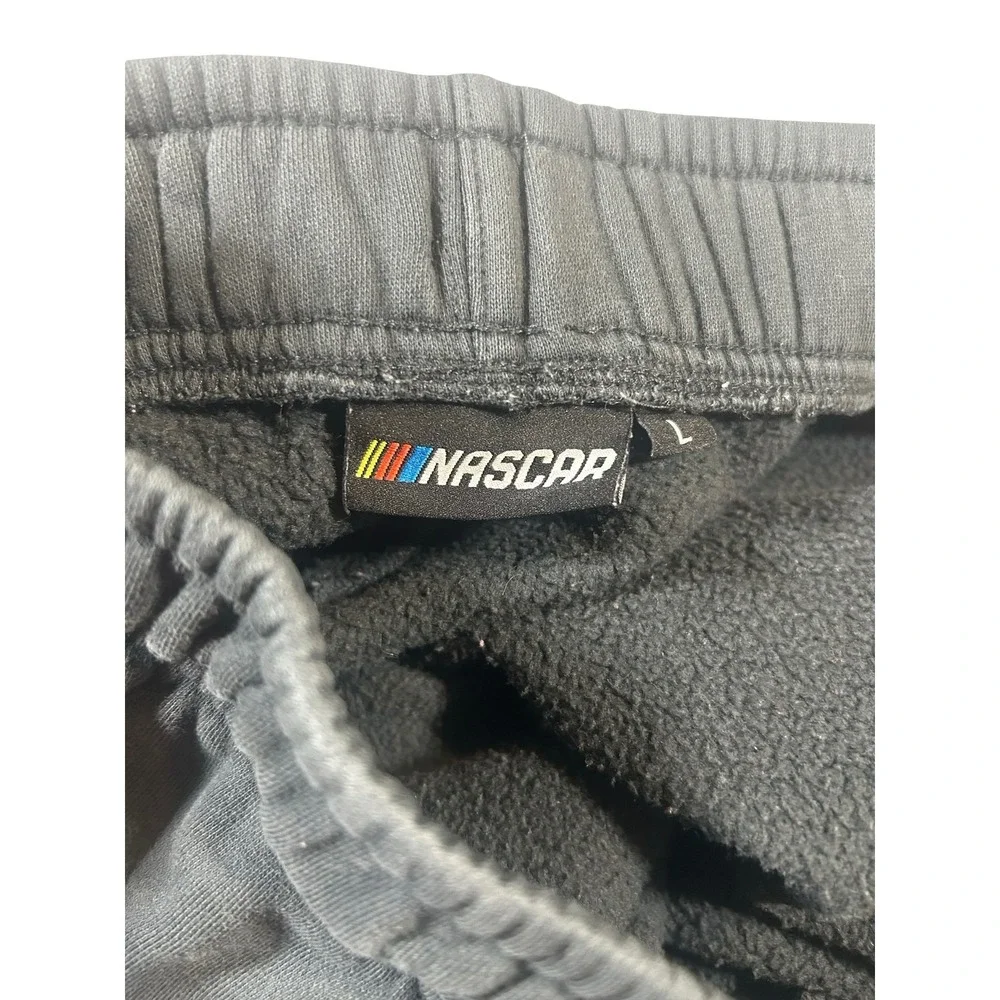 NASCAR Cup Series Sunday Thunder #17Fleece Shorts Mens Large Black Graphic Sweat